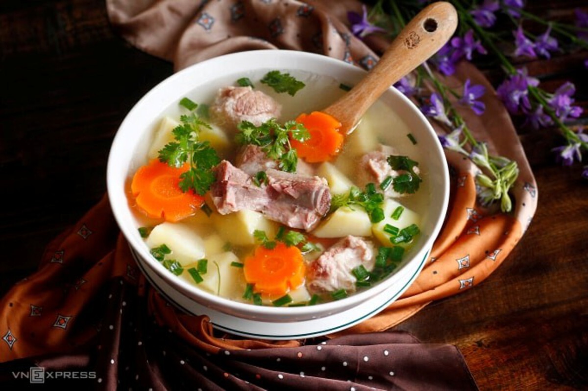 Canh khoai tây sườn non